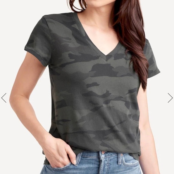 Splendid Kate V Neck in Camo in Size XS (no longer available on website) - Picture 1 of 7
